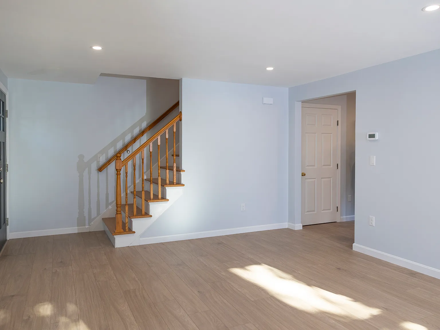 4 bed, 1.5 bath, 1298 sqft, $3,650 — Photo 3