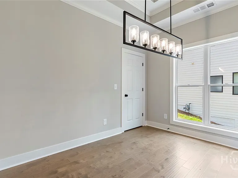 380 Ansley Dr — Photo 13