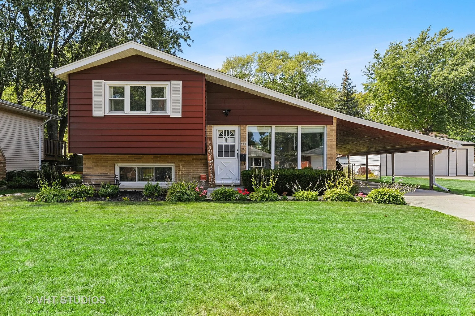 934 Charles Ave photo 1