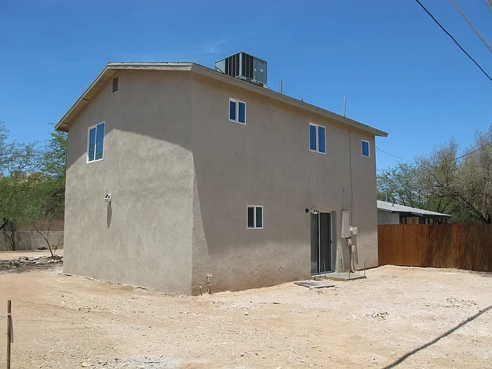 3 bed, 2.0 bath, 1052 sqft, $1,750 — Photo 2