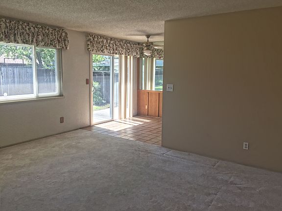 5th image of 9008 Alderson Ave