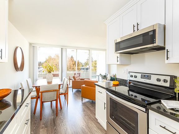 5th image of 1614 Hudson St APT 310