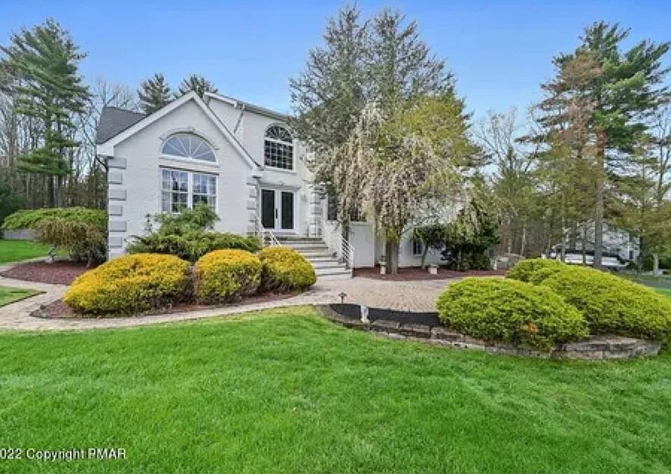 1st image of 125 Estate Dr