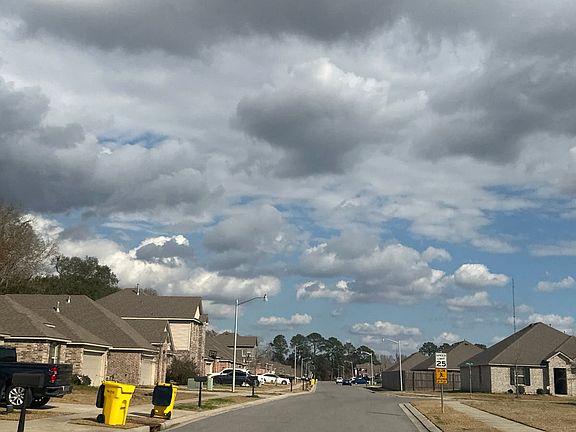 5th image of 407 Saddle Crest Dr