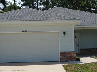 2554 Weeping Willow Ln, Navarre, FL 32566