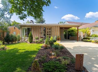 3915 Auburn Dr, Royal Oak, MI 48073