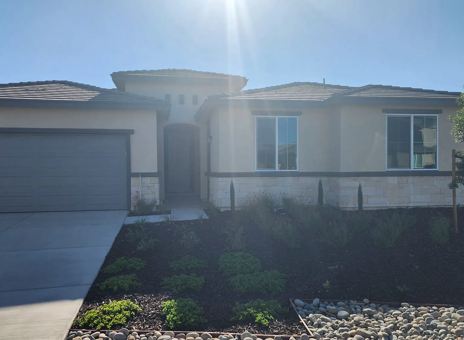 3 bed, 2000 sqft, $2,900 — Photo 1