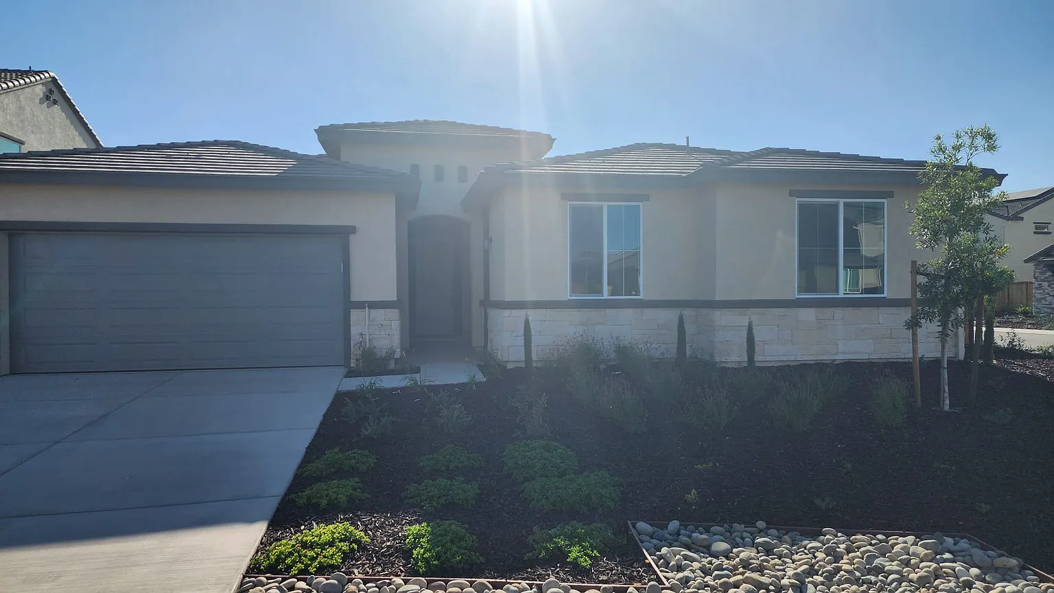 1449 Ascot Ln photo 1