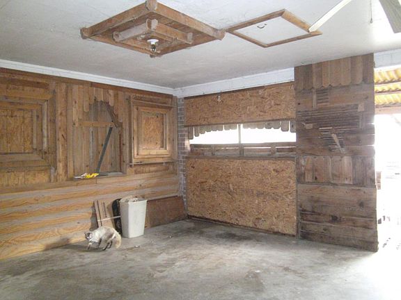 3rd image of 2221 Gull Ave