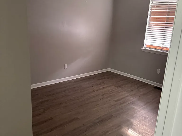 4736 Walden Pond Dr — Photo 10