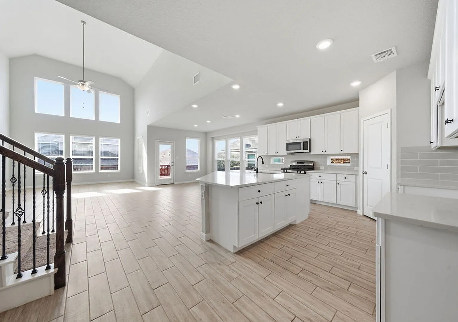 Charming 4-Bedroom Home in Westpoint Community Amenities & Prime Location! — Photo 1