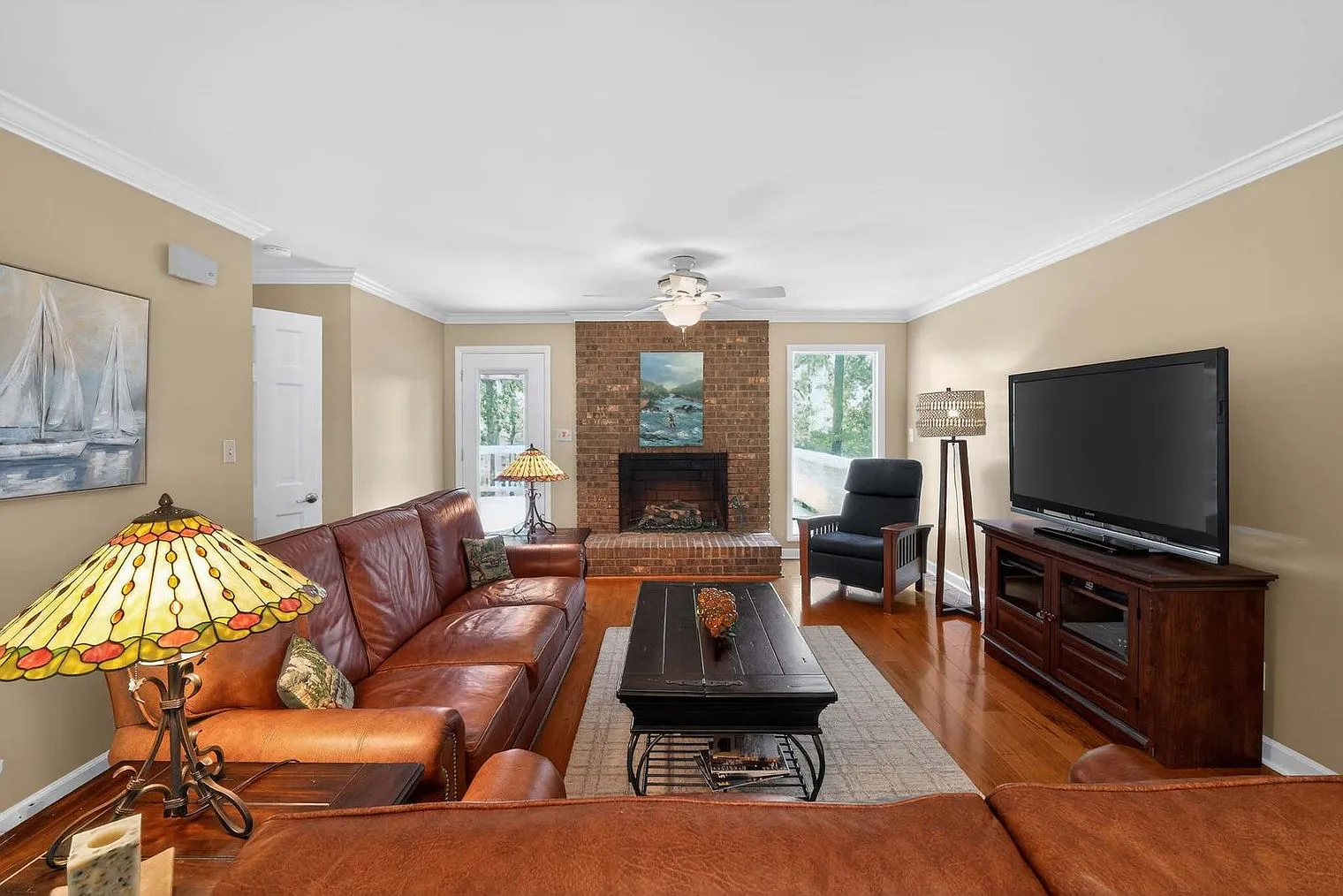 4 bed, 3.0 bath, 1743 sqft, $10,734 — Photo 2