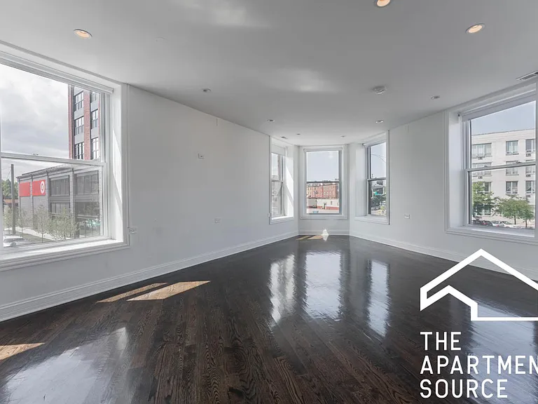 2450 N Milwaukee Ave #2 — Photo 5