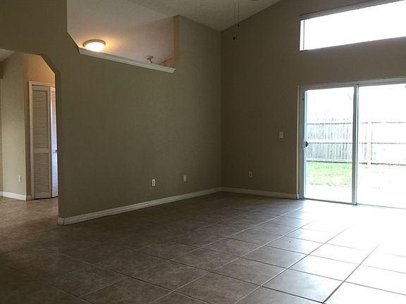 3rd image of 2757 Annhurst Ave