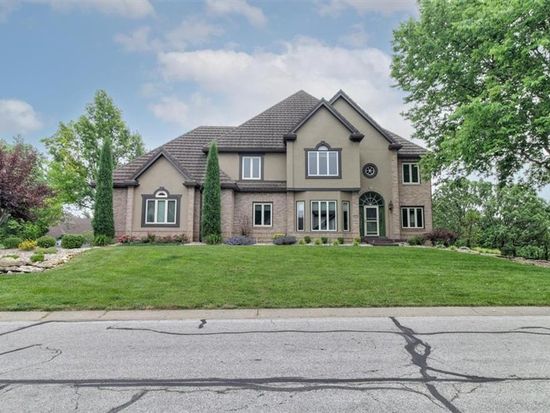 1015 NE Moss Point Rd, Lees Summit, MO 64064