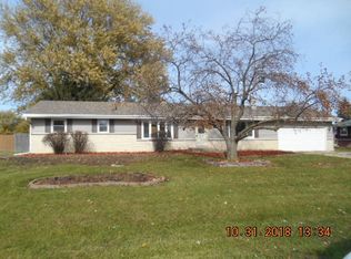 1706 Jennie Dr, Machesney Park, IL 61115