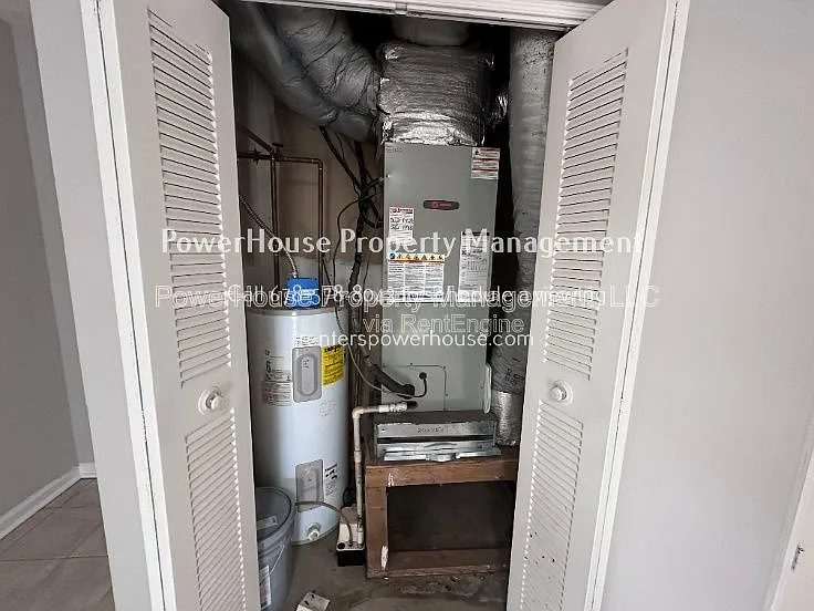 502 Oakwood Ct — Photo 18