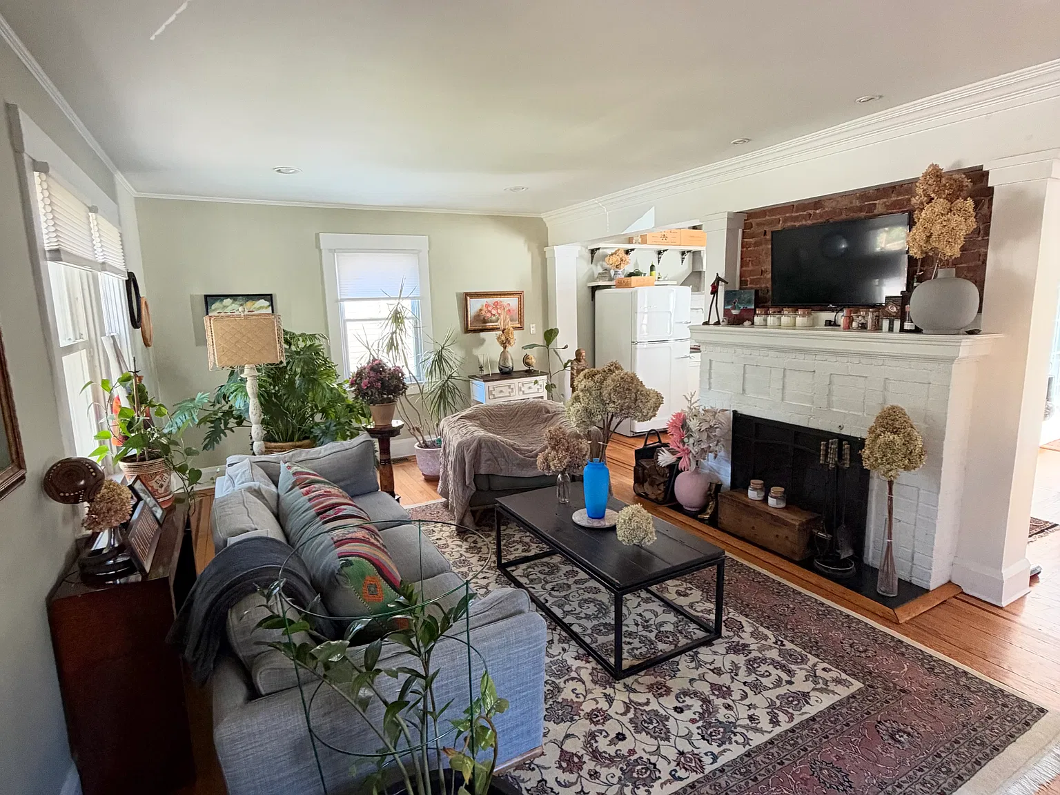 3 bed, 1848 sqft, $2,700 — Photo 2