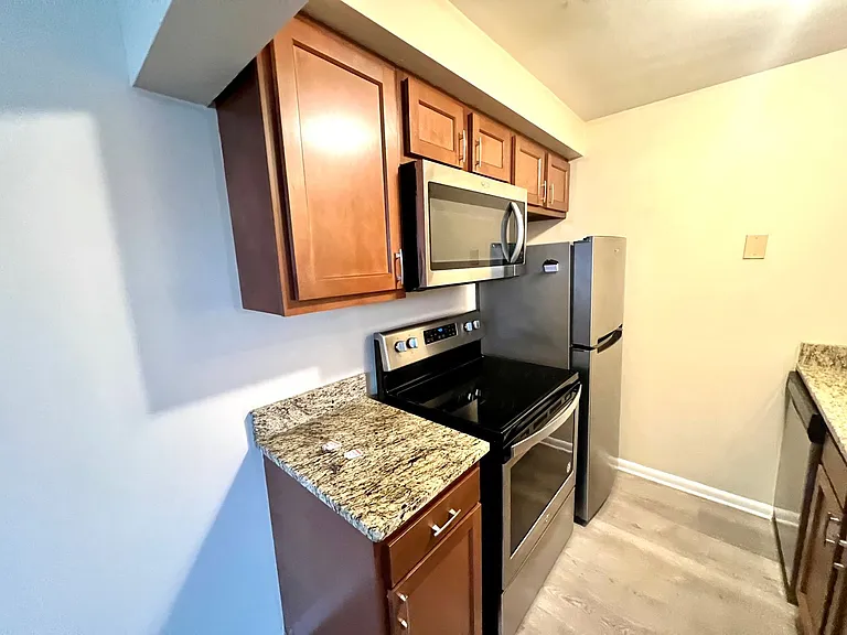 2703 Voelkel Ave — Photo 24