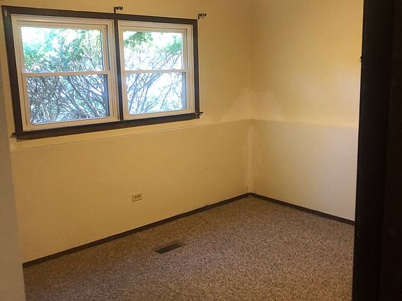 4th image of 1016 Manchester Ct APT D