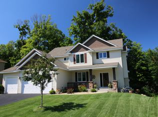 3041 Shadow Ridge Dr, Rockford, MN 55373