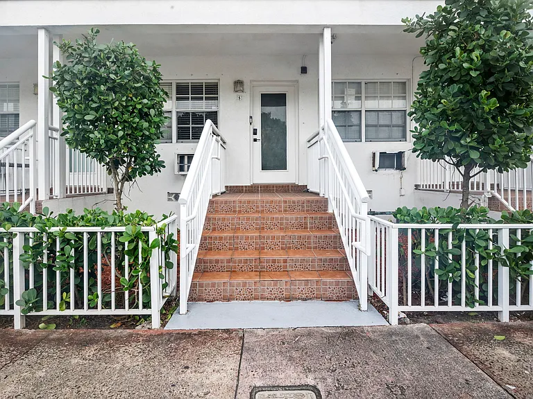 330 74th St — Photo 10