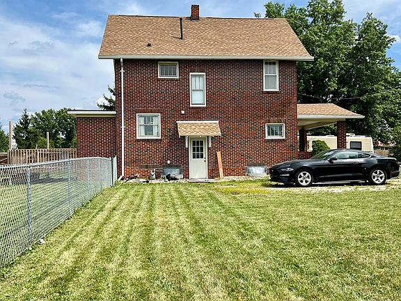 4th image of 925 W Thrush Ave