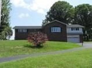 141 Clark Dr, Johnson City, TN 37601