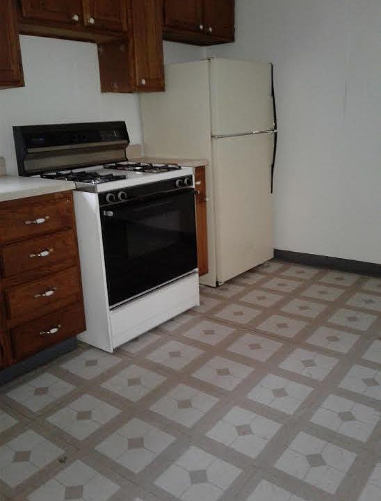 2nd image of 4823 Northcote Ave #Back