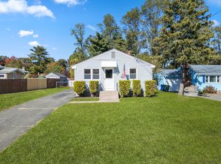 6 Pine Dr, Windsor, CT 06095