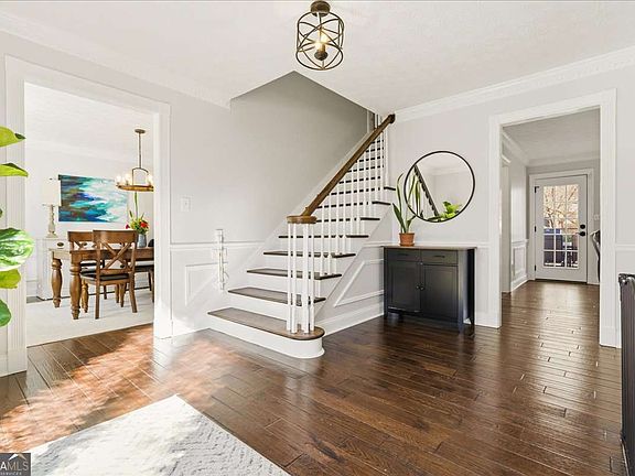 2nd image of 3307 Casteel Rd NE