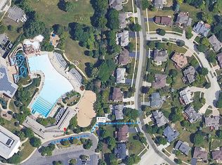 174 Hawkins Cir, Wheaton, IL 60189