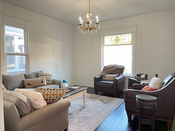 5th image of 417 N Broadway Ave
