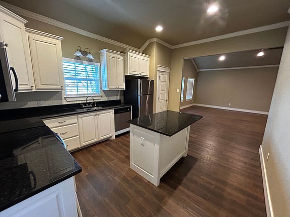5th image of 1302 Cabernet Dr