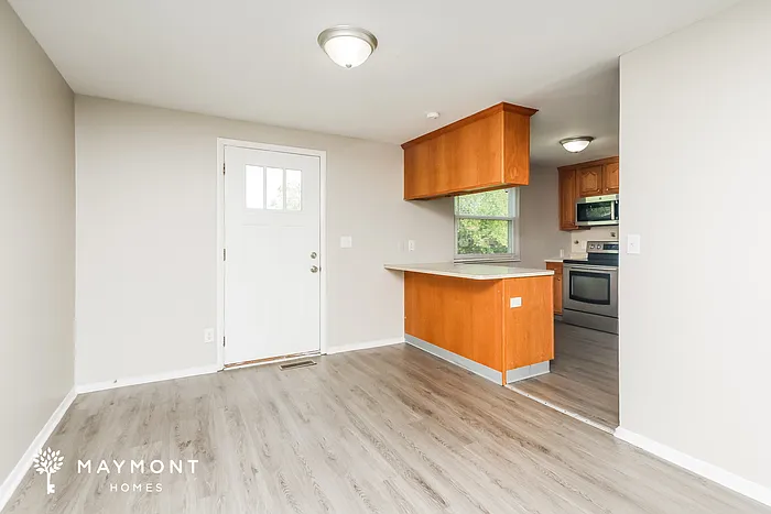 9612 Springwater Ln — Photo 7