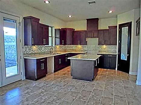 5th image of 400 Vianney Way #A