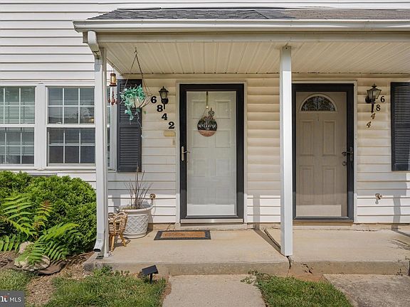 3rd image of 6842 Acacia Ct