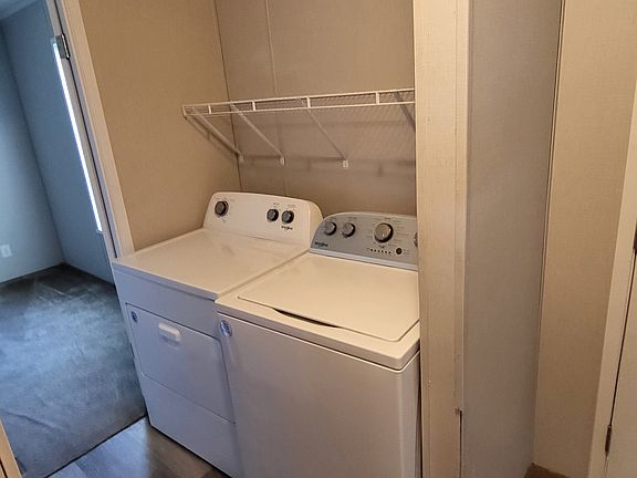 5th image of 2307 Aspen St #141