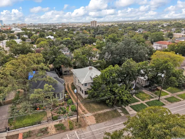 422 W Mistletoe, San Antonio, TX 78212