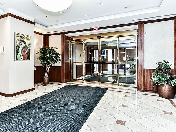 5th image of 900 N Stafford St APT 1916