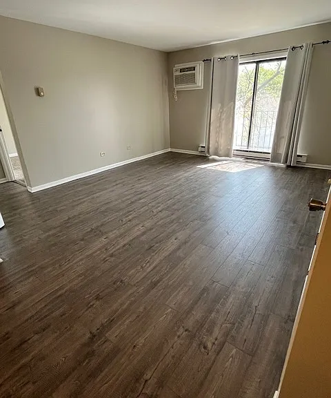 180 Waters Edge Dr #202 — Photo 3