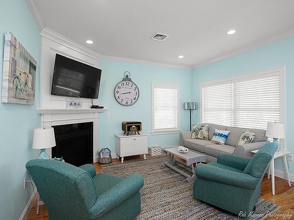 3rd image of 44 Railroad Ave #5