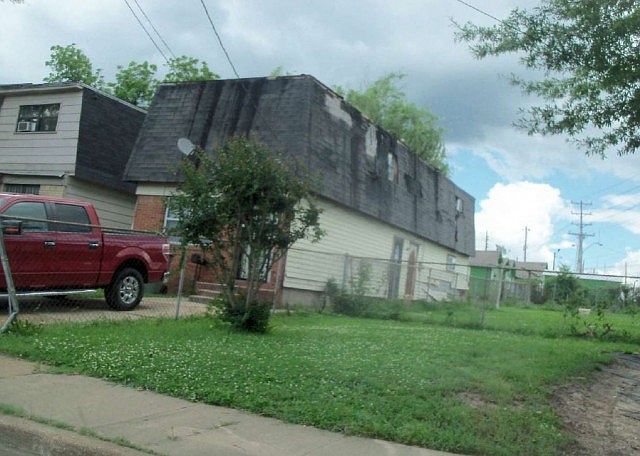 2nd image of 1464 Ash St