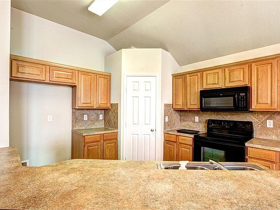 3rd image of 13613 Justice Ct