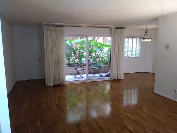 4th image of 914 Lincoln Blvd