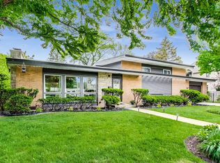 2701 Orchard Ln, Wilmette, IL 60091