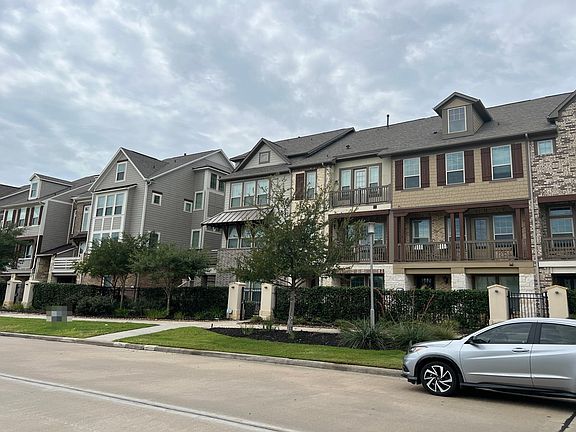 2nd image of 9643 Towne Lake Pkwy