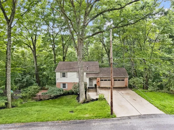 8648 W Barkhurst Dr, Pittsburgh, PA 15237