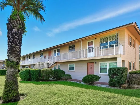 1100 E Caroline St APT 218, Tavares, FL 32778