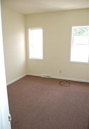 3rd image of 102 N Van Buren St #B